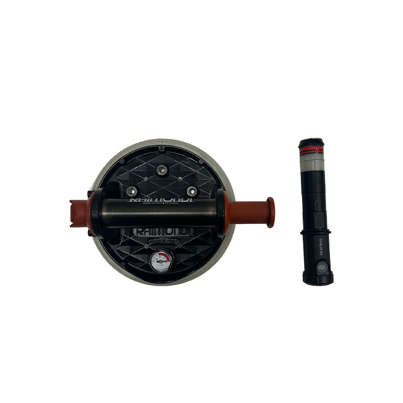 Ar akumulatoru darbināms sūknis vakuuma atraktoros