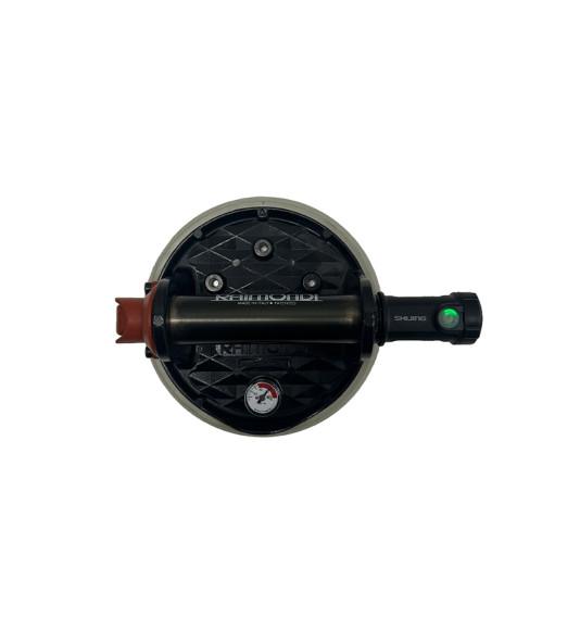 Ar akumulatoru darbināms sūknis vakuuma atraktoros