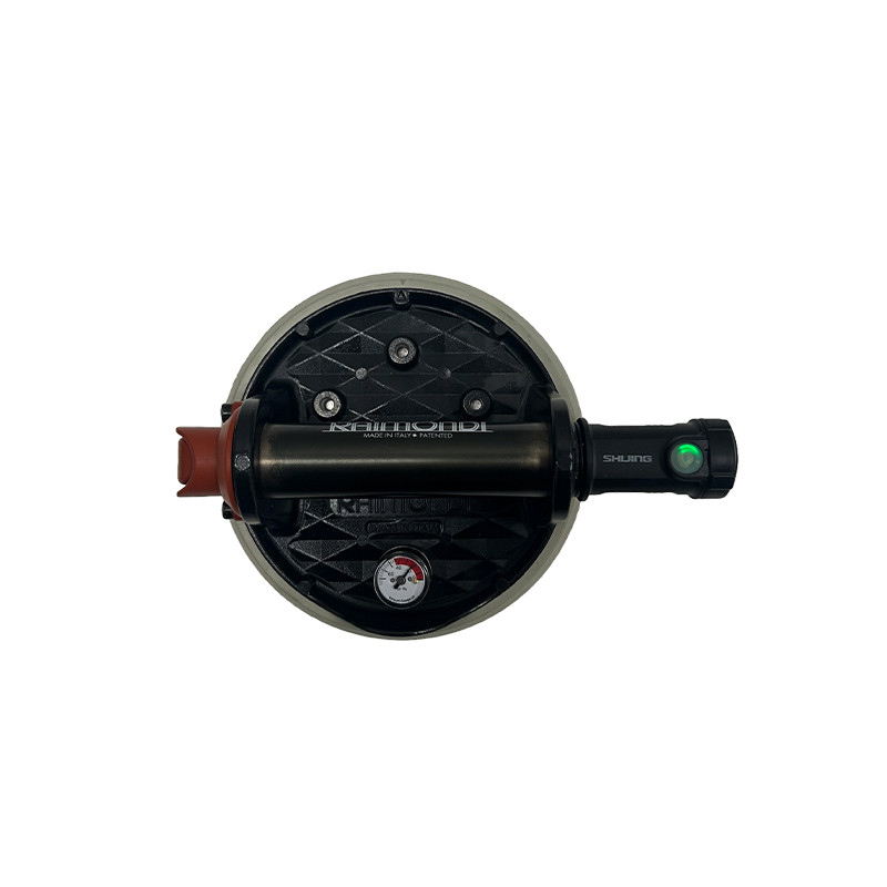 Ar akumulatoru darbināms sūknis vakuuma atraktoros